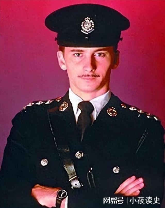 华体会官网-1988年他一张单程机票飞到香港,35年后以烧炭自尽的方式结束生命