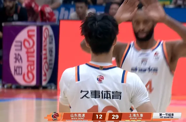 华体会下载-CBA季后赛：洛夫顿11分&amp;amp;陈林坚5分，上海首节29-12领先山东